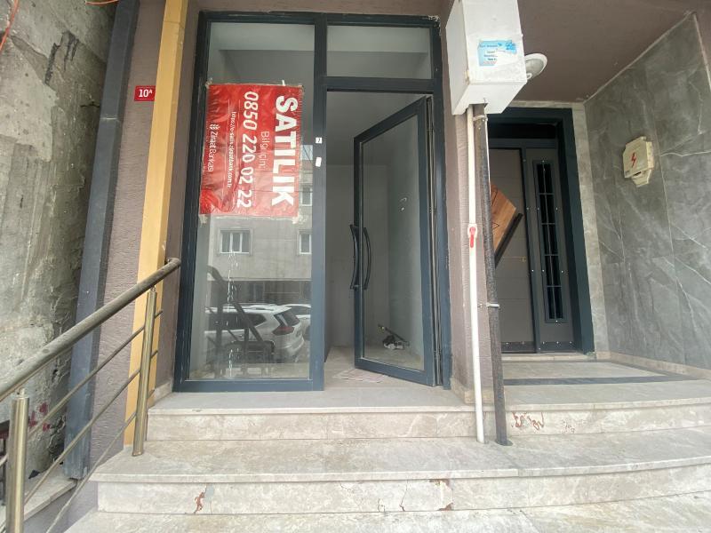 Avcılar Merkez Mahallesi'nde Depolu Dükkan — foto 4